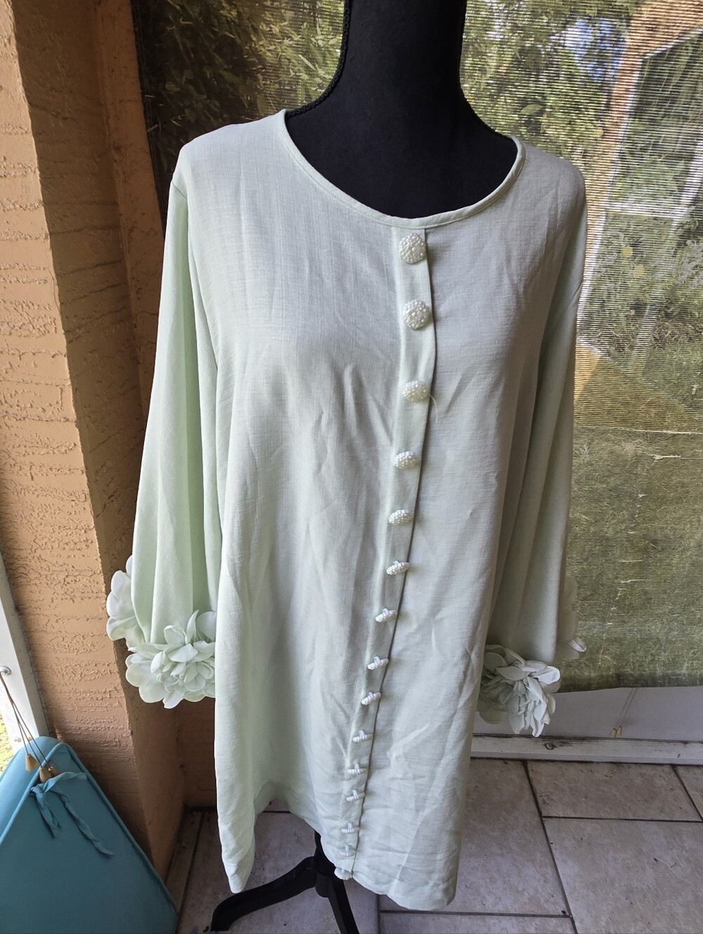 Light Mint Green Women's Button-Front Tunic with Floral Sleeve Accents